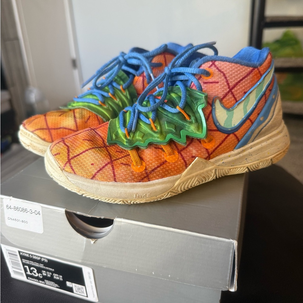 Nike Kyrie 5 SpongeBob Pineapple House Basketball Shoes Children Size 13